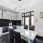 Manoir Dacia - Oiseaux 8 부쿠레슈티